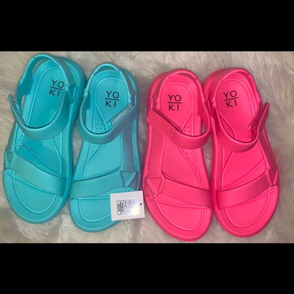 Sandals - Picture 2 of 3